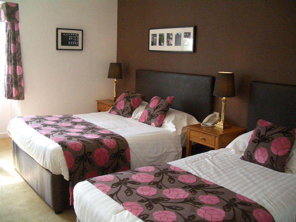 Wild Boar Hotel Beeston  Екстер'єр фото