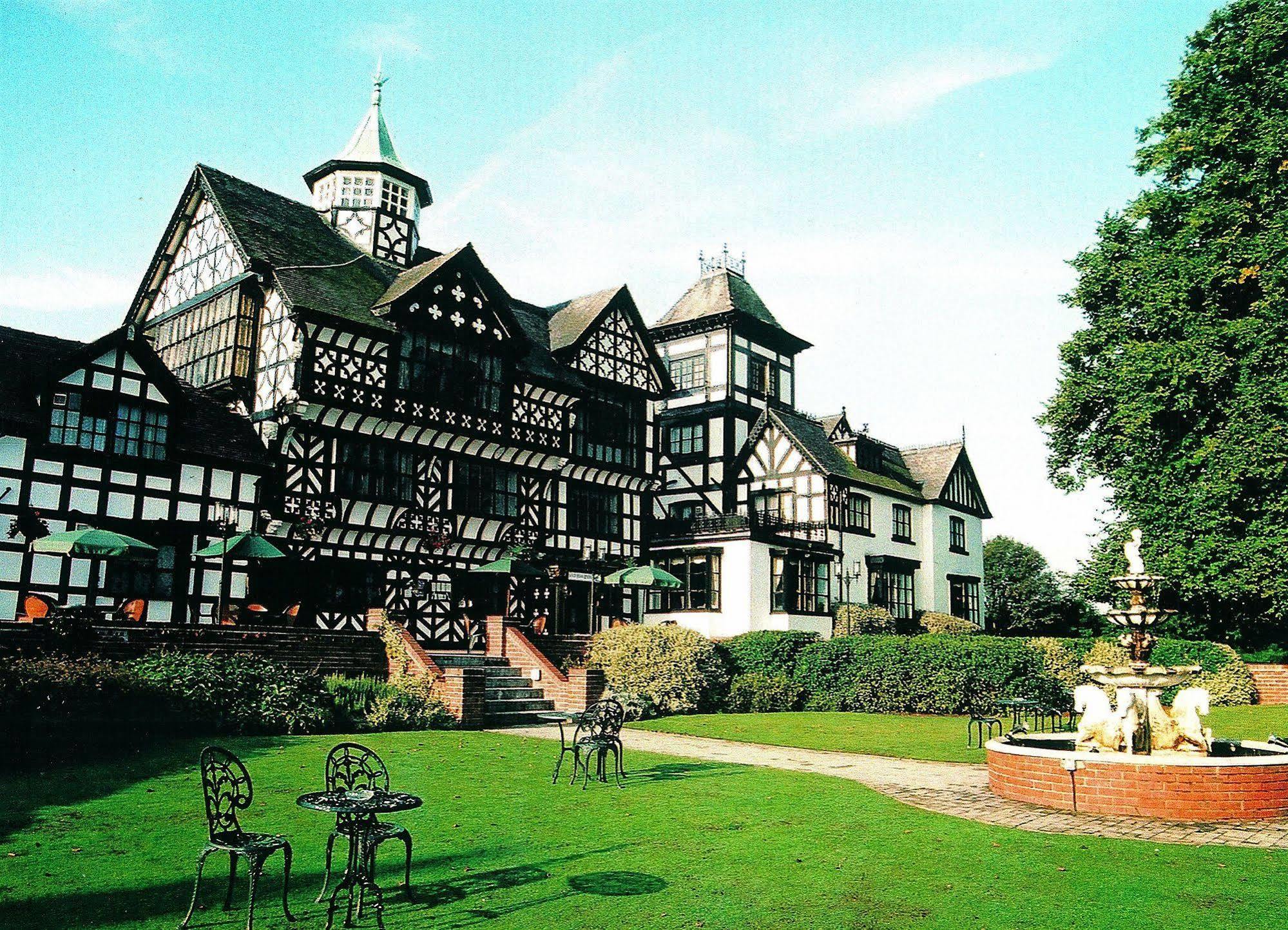 Wild Boar Hotel Beeston  Екстер'єр фото